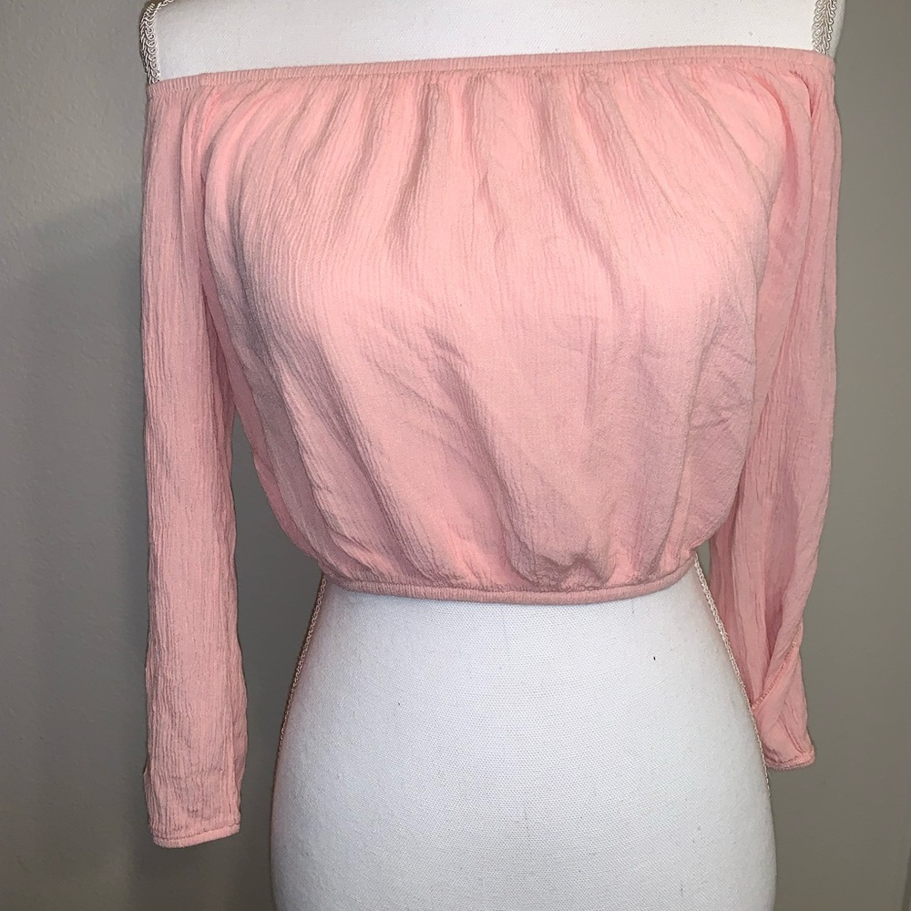 5/$25! Super Cute Peach Off the Shoulder Crop Top